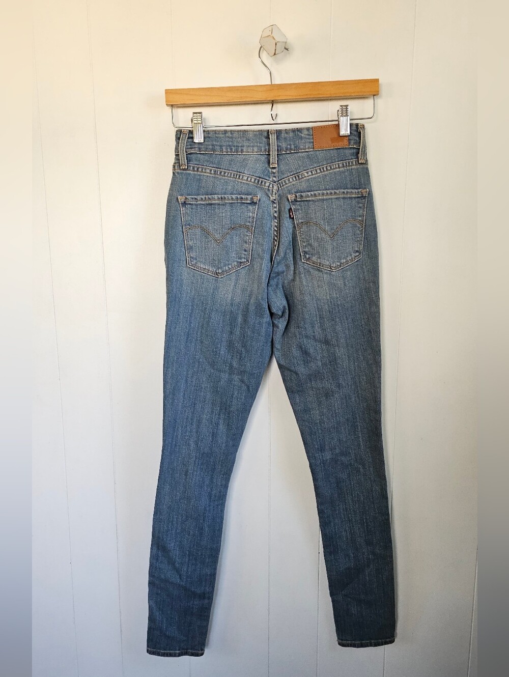 LEVI'S Faded Distressed High Rise Skinny - Picture 2 of 8
